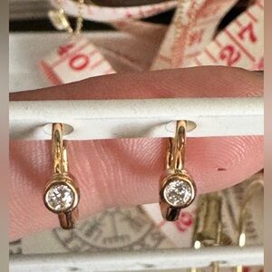 Diamond Bezel mini Huggies